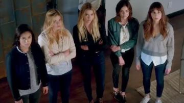 La veste Rag & Bone d'Hanna Marin (Ashley Benson) dans Pretty Little Liars S07E16