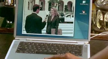 The Apple Powerbook G4 of Peter Sanderson (Steve Martin) in the Bronx to Bel-Air