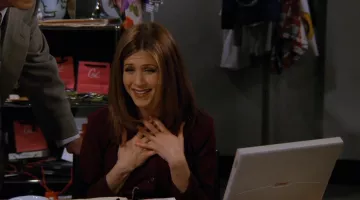The Compaq computer used by Rachel Karen Green-Geller (Jennifer Aniston) in the series Friends (S03E12)