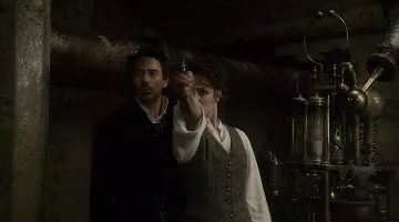 El revólver auténtico de Irene Adler (Rachel McAdams) en Sherlock Holmes