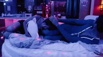 The padded Sun Bak (Bae Doona) in Sense8 S02E08