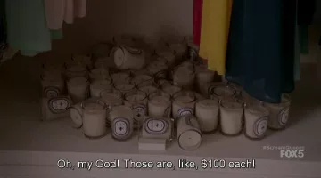 Velas de dipique de Chanel Oberlin (Emma Roberts) en Scream Queens S01E05