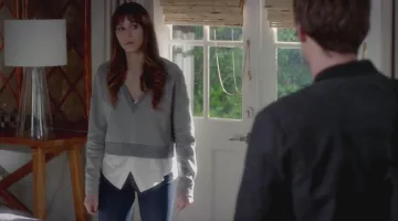 The sweatshirt Derek Lam Spencer Hastings (Troian Bellisario) in the Pretty Little Liars S07E16