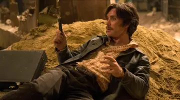 Le blazer en cuir de Chris (Cil­lian Mur­phy) dans Free Fire