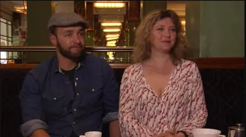 The coat of Candice Renoir (Cécile Bois) Candice Renoir