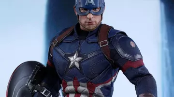 The t-shirt replica of the armor, Steve Rogers (Chris Evans) in Captain America : First Avenger