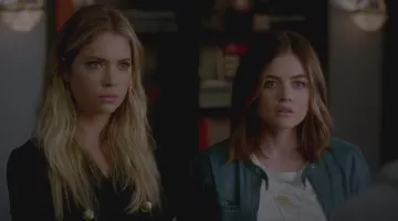 Le top Tampa Tee par Maje de Aria Montgomery (Lucy Hale) dans Pretty Little Liars S07E16