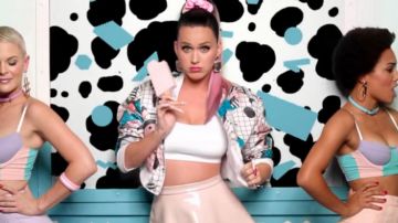 Le crop top de Katy Perry dans le clip This is how we do