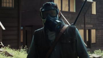 The gas mask Avon Paul (Joel Edgerton) in It Comes At Night