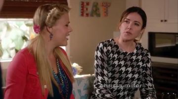 The top of Ellie Torres (Christa Miller) in Cougar town S05E07