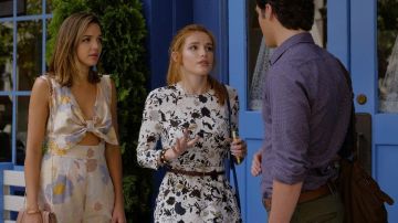 The white dress printed A. L. C. Paige Townsen (Bella Thorne) in Famous in Love S01E03