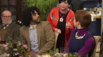 The top J. Crew Kimmy Schmidt (Ellie Kemper) in Unbreakable Kimmy Schmidt S03E11