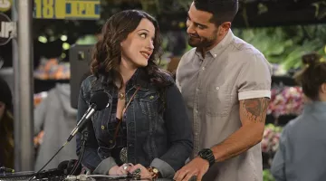 G-Shock montre porté par Sébastien (Jesse Metcalfe) dans 2 Broke Girls