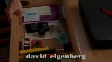 El nars de Carrie Bradshaw (Sarah Jessica Parker) se sonroja en Sex And The City S03E07
