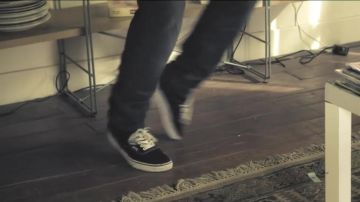 The sneakers of The Weasel in the clip My Best