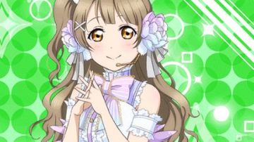 El atuendo de princesa de Kotori en Love Live! Proyecto ídolo escolar
