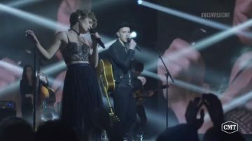 The strapless lace, I. D. Sarrieri of Scarlett O'connor (Clare Bowen) Nashville S05E13