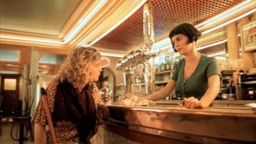 El café de los 2 molinos donde trabaja Amélie Poulain (Audrey Tautou) en Le Fabuleux destin d'Amélie Poulain