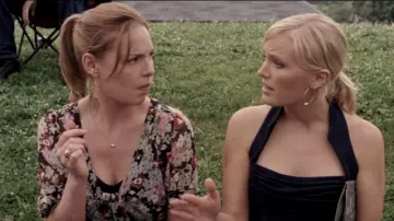 The pendant "heart" of Jane Nichols (Katherine Heigl) in 27 Dresses