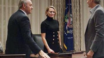 La robe noire Dolce & Gabbana de Claire Underwood (Robin Wright) dans House of Cards