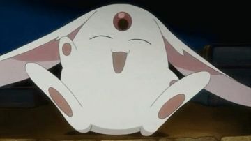 Une peluche Mokona Modoki