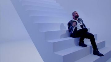 The Timberland black Drake in the clip Hotline Bling
