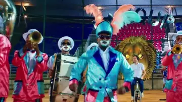 The cashier in the clip Vianney I love you