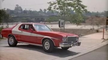 The car Ford Gran Torino 1976 Starsky and Hutch S01E03