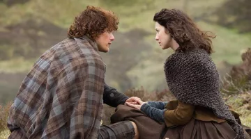 The tartan of Jamie Fraser (Sam Heughan) in Outlander S01E08