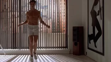 L'oeuvre de Robert Longo de Patrick Bateman (Christian Bale) dans American Psycho