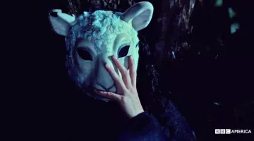 La máscara de oveja de M.K. (Tatiana Maslany) en Orphan Black