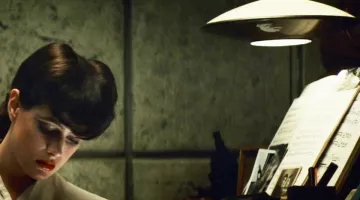La lampe de bureau Dazor de Rachel (Sean Young) dans Blade Runner