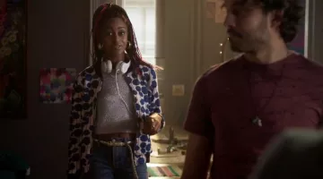 Jean novio de Roz Walters (Simona Brown) dans Guilt