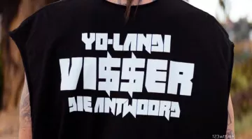 Camiseta de Yolandi (Yolandi Visser) "Yo-Landi Vi$$er" en Chappie