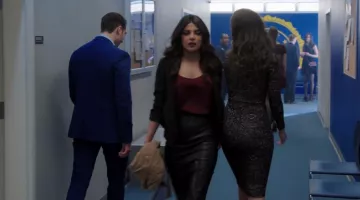 Le blazer Vince Camuto de Alex Parrish (Priyanka Chopra) dans Quantico