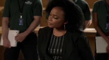 Le top BCBGMAXAZRIA de Miranda Shaw (Aunjanue Ellis) dans Quantico