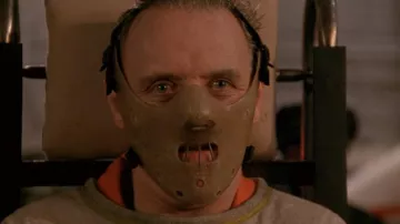 La máscara usada por Hannibal Lecter (Anthony Hopkins) en Hannibal