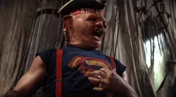 The Superman t-shirt of Sinok / Lotney Fratelli (John Matuszak) in The Goonies