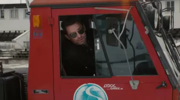 Les lunettes de soleil de Bronson Peary (Hugh Jackman) dans Eddie the Eagle