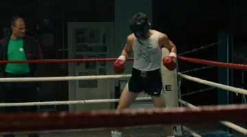Le short de boxe de Vinny Pazienza (Miles Teller) dans Bleed for this
