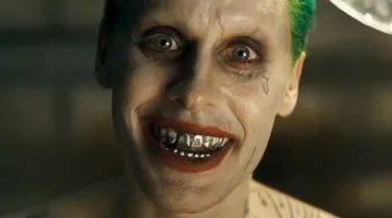 Los dientes de plata del Joker (Jared Leto) en Suicide Squad