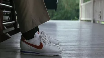 Sneakers Nike Cortez leather Forrest Gump (Tom Hanks) in Forrest Gump
