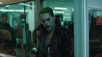 El abrigo de cocodrilo del Joker (Jared Leto) en Suicide Squad