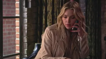 Chaqueta de hierro de Hanna Marin (Ashley Benson) en Pretty Little Liars