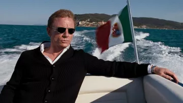 The cardigan Tom Ford James Bond (Daniel Craig) in Quantum of Solace