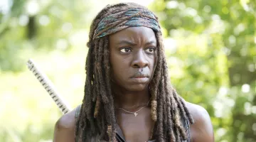 Le collier M de Michonne (Danai Gurira) dans The Walking Dead