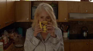 Pyjama à pois noirs de Janine dans Animal Kingdom