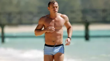 The boxer-bathrooms-James Bond (Daniel Craig) in Casino Royale