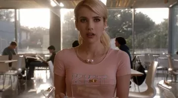Collar de Chanel Oberlin (Emma Roberts) en Scream Queens