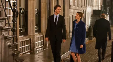 Le manteau bleu de Hazel Grace Lancaster dans The Fault in Our Stars